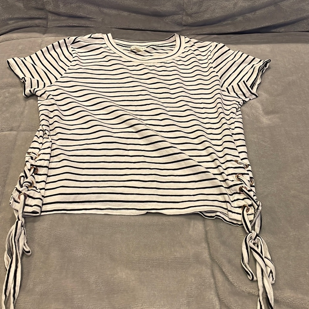 Aeropostale, size medium, striped, strings at bottom sides,